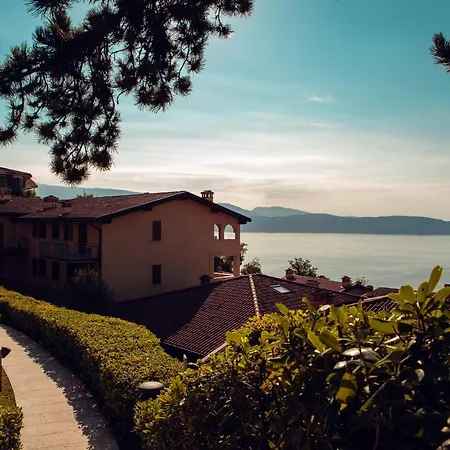 Domina Borgo Degli Ulivi - Garda Aparthotel