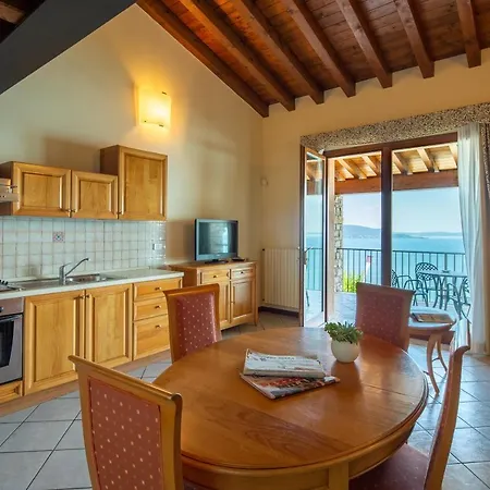 Domina Borgo Degli Ulivi - Garda شقة فندقية 4*