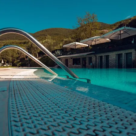 شقة فندقية Domina Borgo Degli Ulivi - Garda 4*