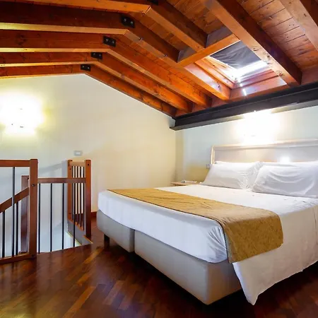 شقة فندقية Domina Borgo Degli Ulivi - Garda 4*