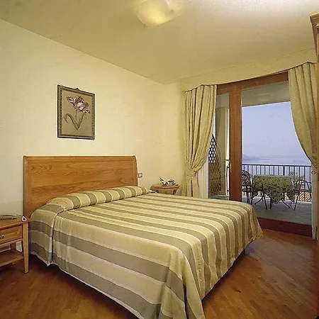 Aparthotel Domina Borgo Degli Ulivi - Garda Gardone Riviera