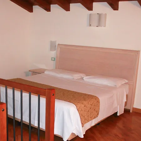 Domina Borgo Degli Ulivi - Garda شقة فندقية 4*