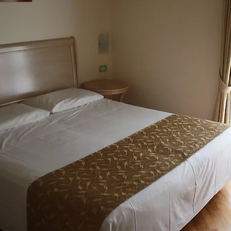 شقة فندقية Domina Borgo Degli Ulivi - Garda 4*