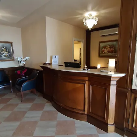 Domina Borgo Degli Ulivi - Garda شقة فندقية 4*